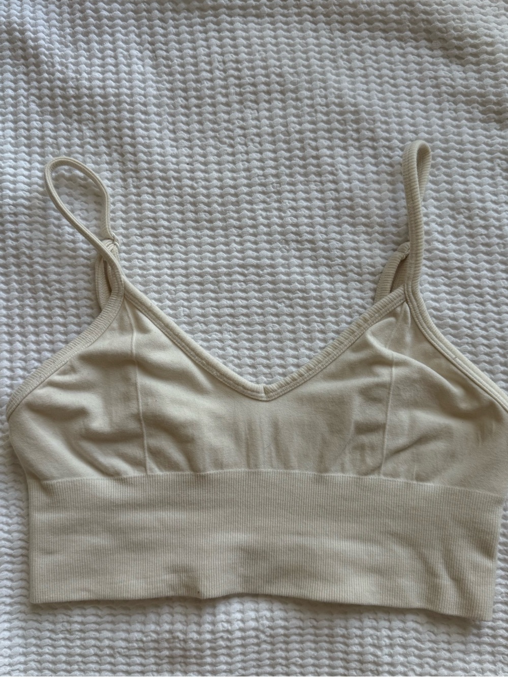 Alo Seamless Cream Bralette with Adjustable Straps